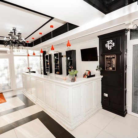 Hotel Andre'S Craiova Esterno foto