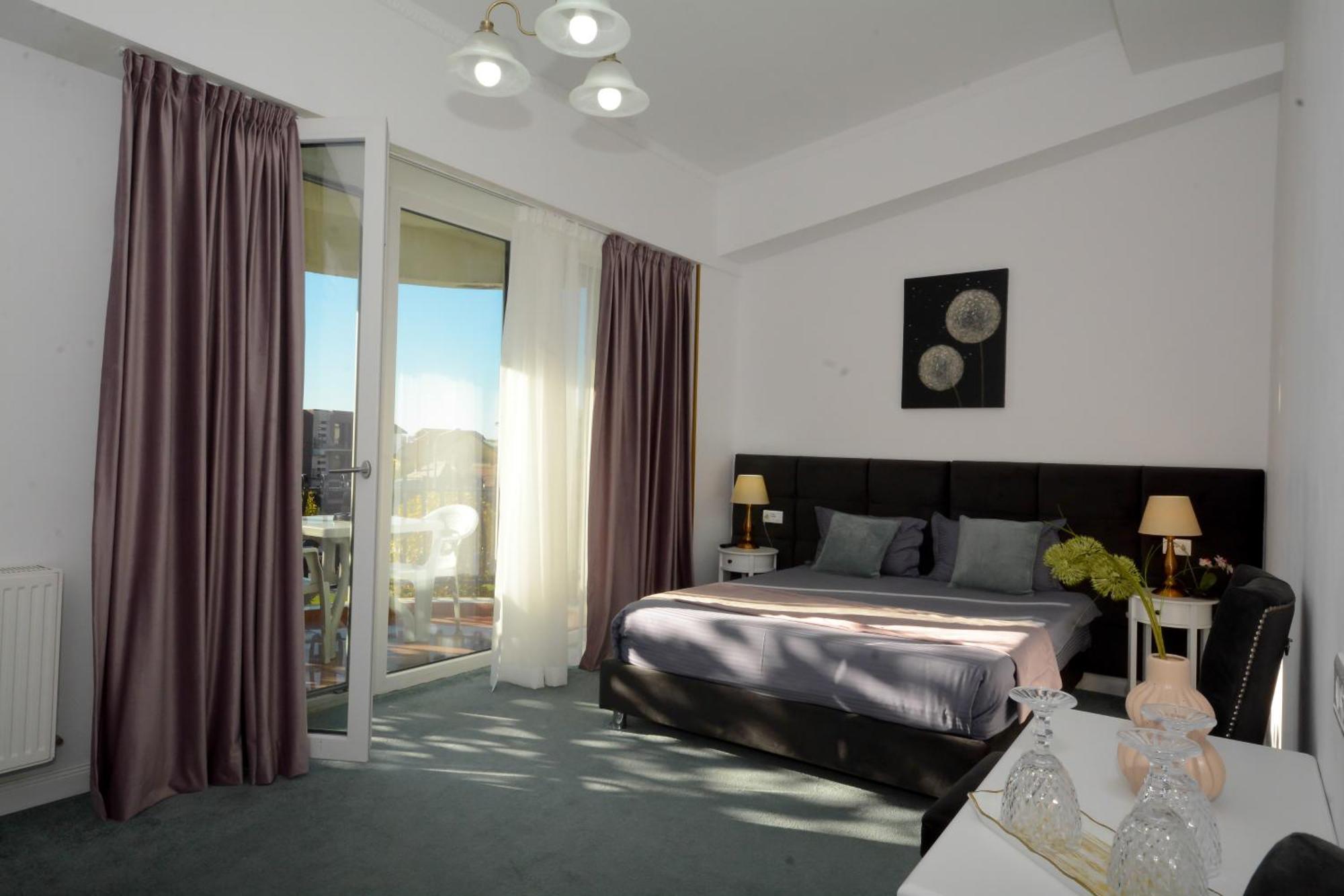 Hotel Andre'S Craiova Esterno foto