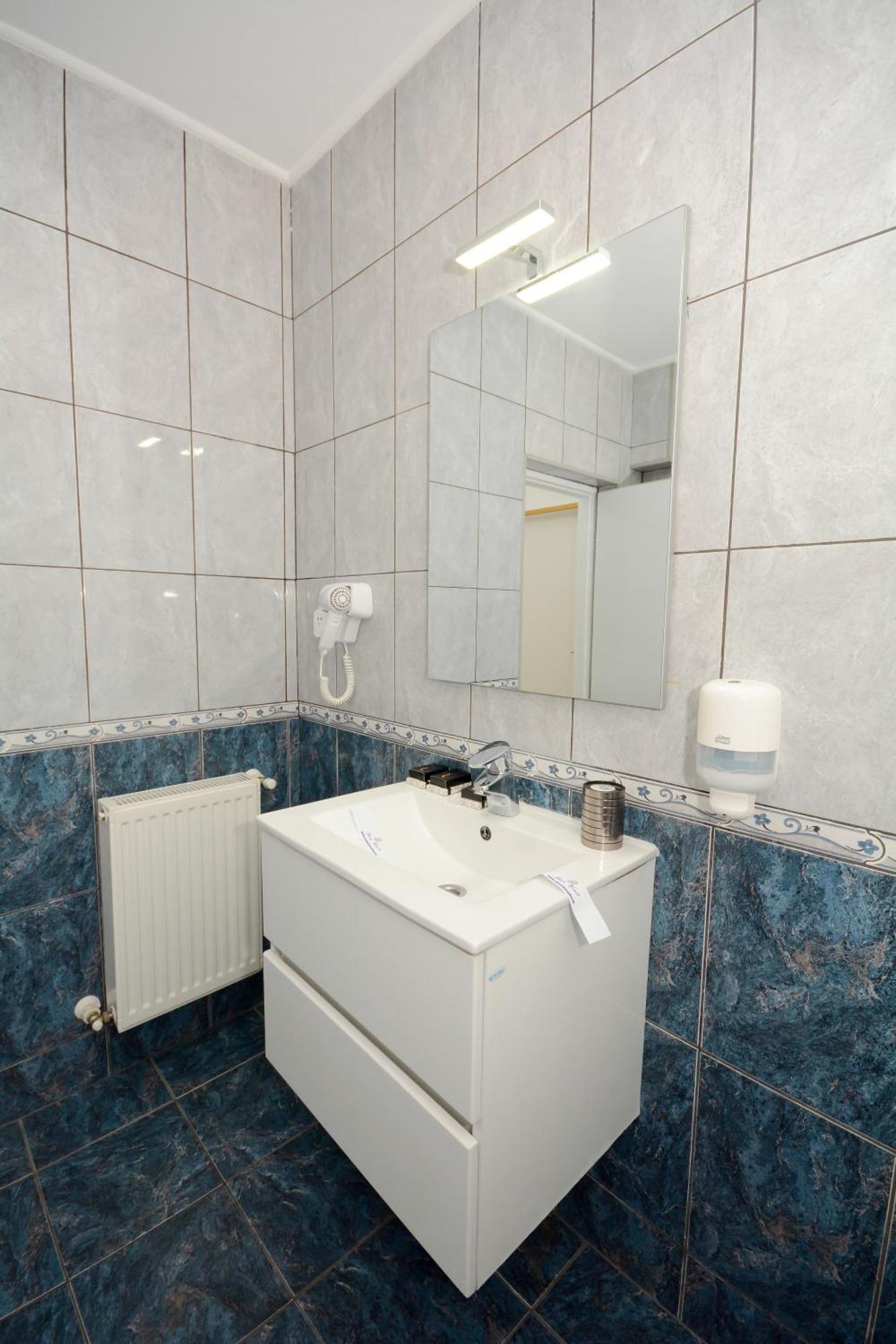 Hotel Andre'S Craiova Esterno foto