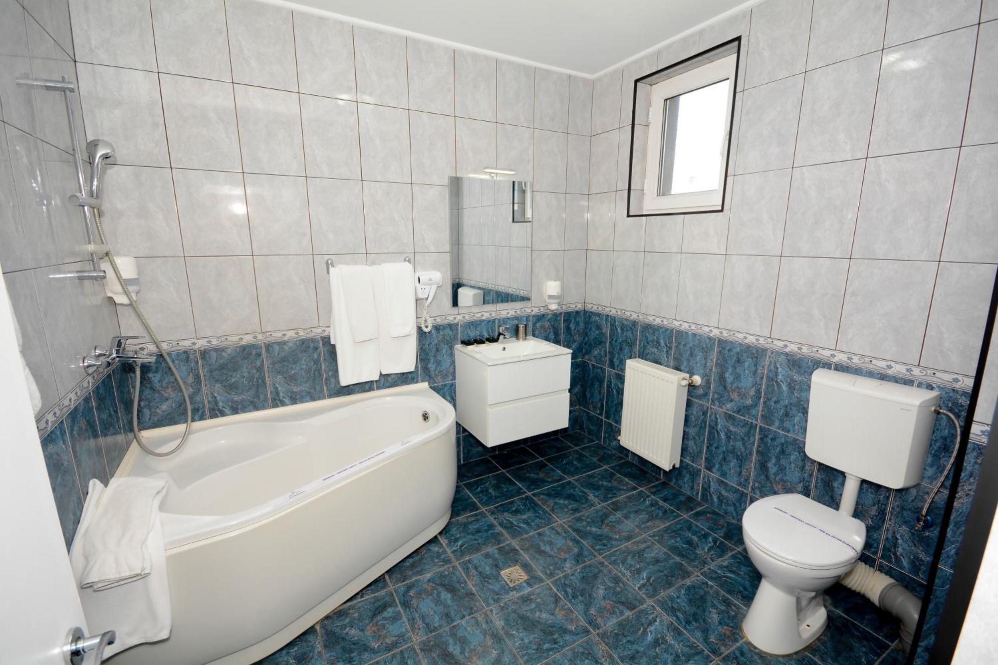Hotel Andre'S Craiova Esterno foto