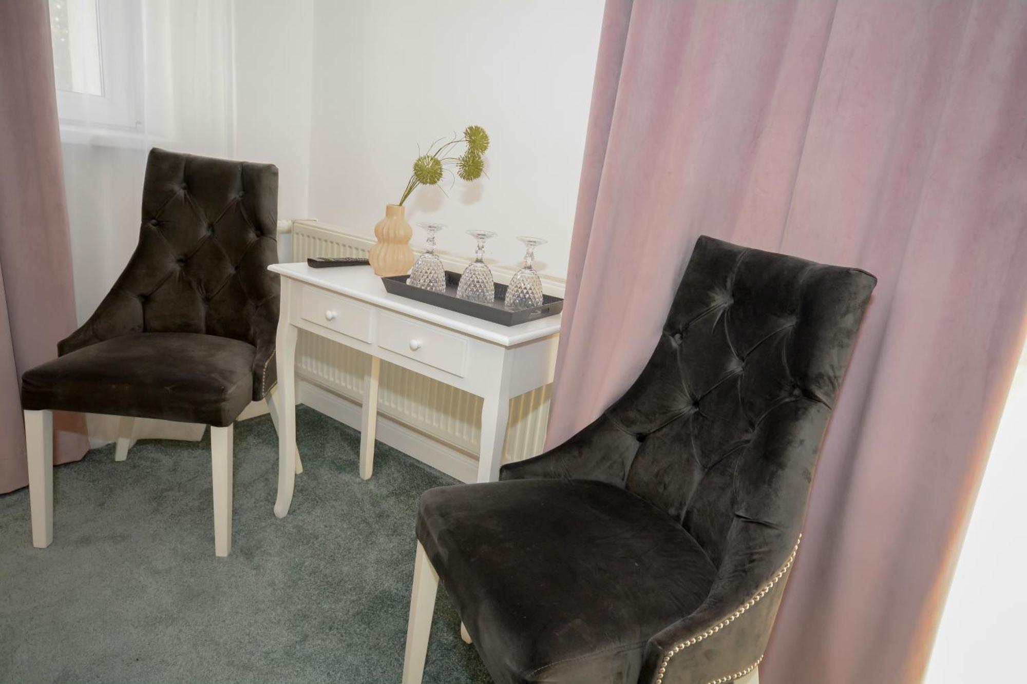 Hotel Andre'S Craiova Esterno foto
