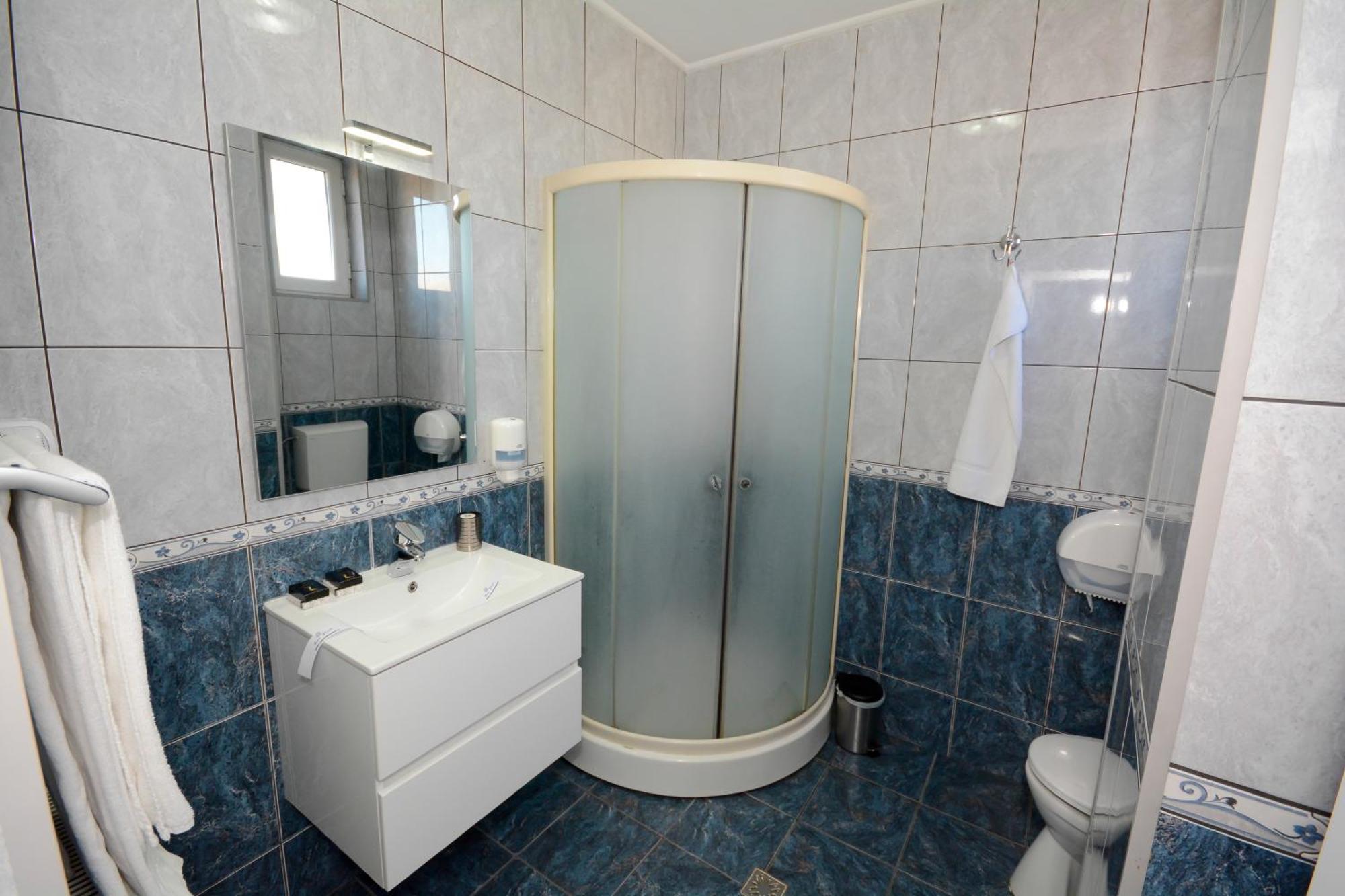 Hotel Andre'S Craiova Esterno foto