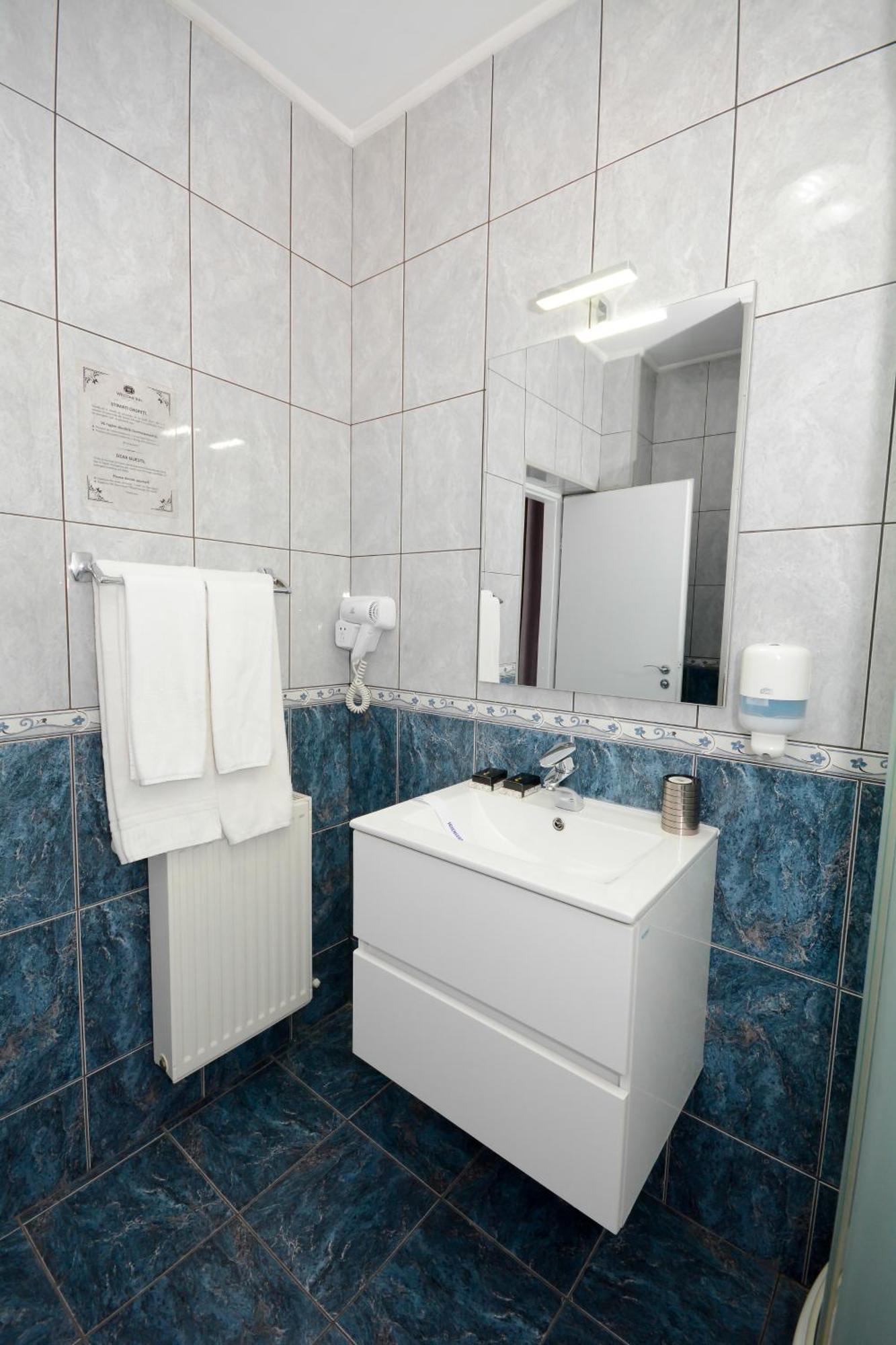 Hotel Andre'S Craiova Esterno foto