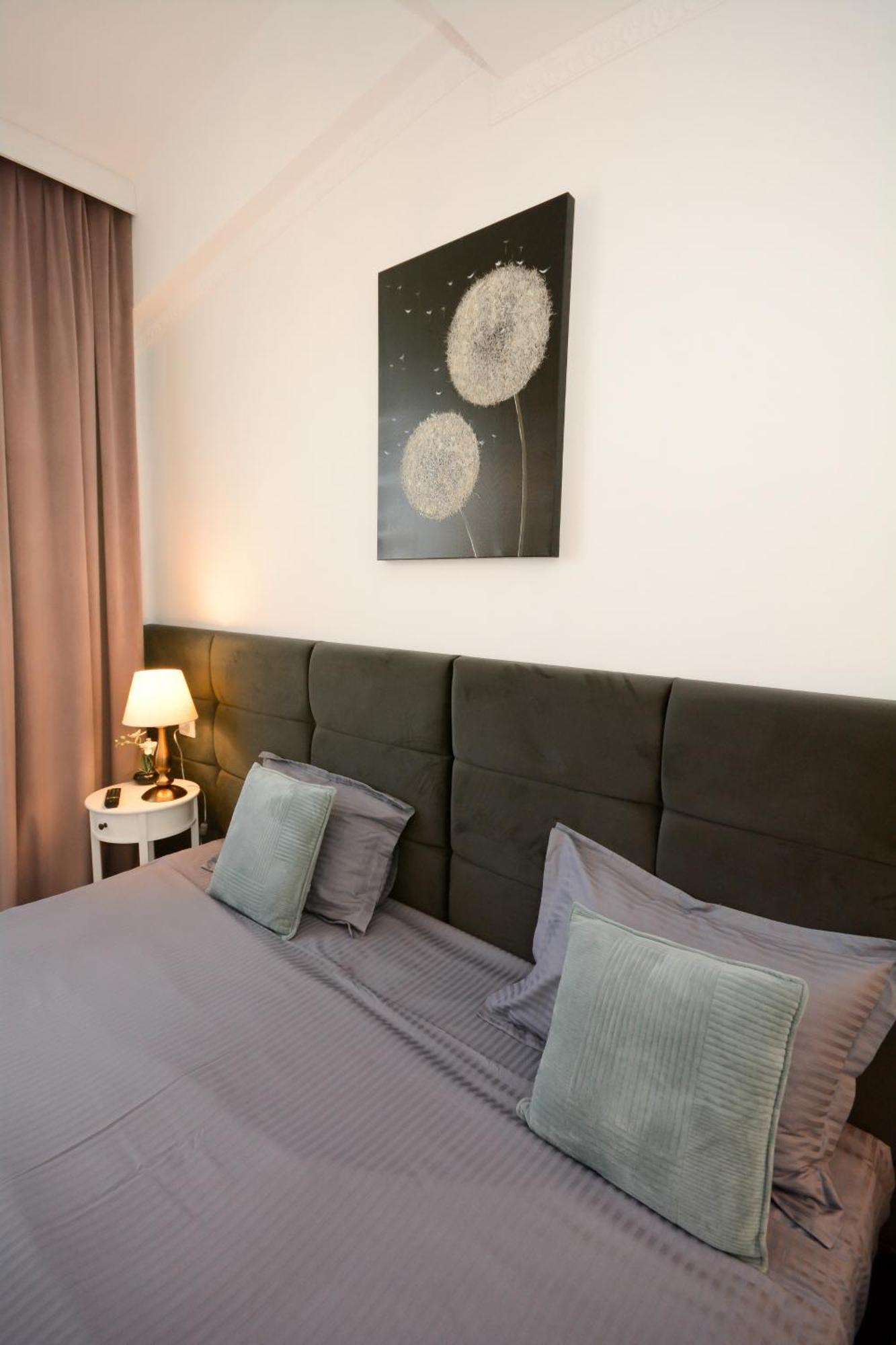 Hotel Andre'S Craiova Esterno foto